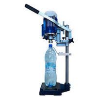 Полуавтоматическое устройство укупорки бутылок пластмассовыми пробками, модель УУ-3(220)Р