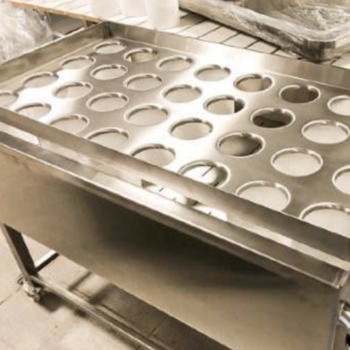 Стол формовочный с групповой воронкой на 40 форм, с дополнительной воронкой для форм 3-4 кг - фото 1